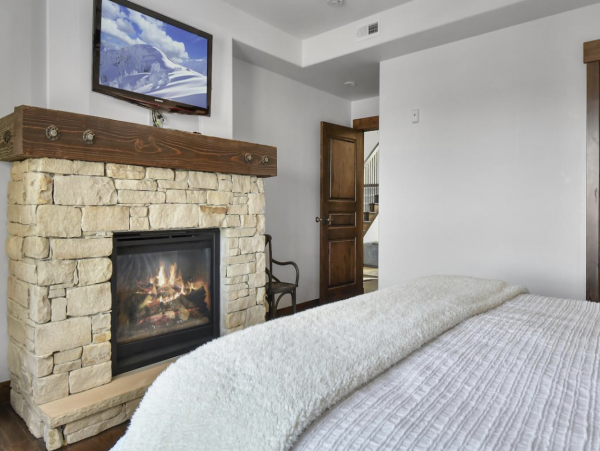 Silver Star Ski in Ski out and shuttle to Park City